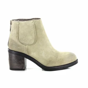 Minka Design SASSIA ANTILOPE BEIGE 11